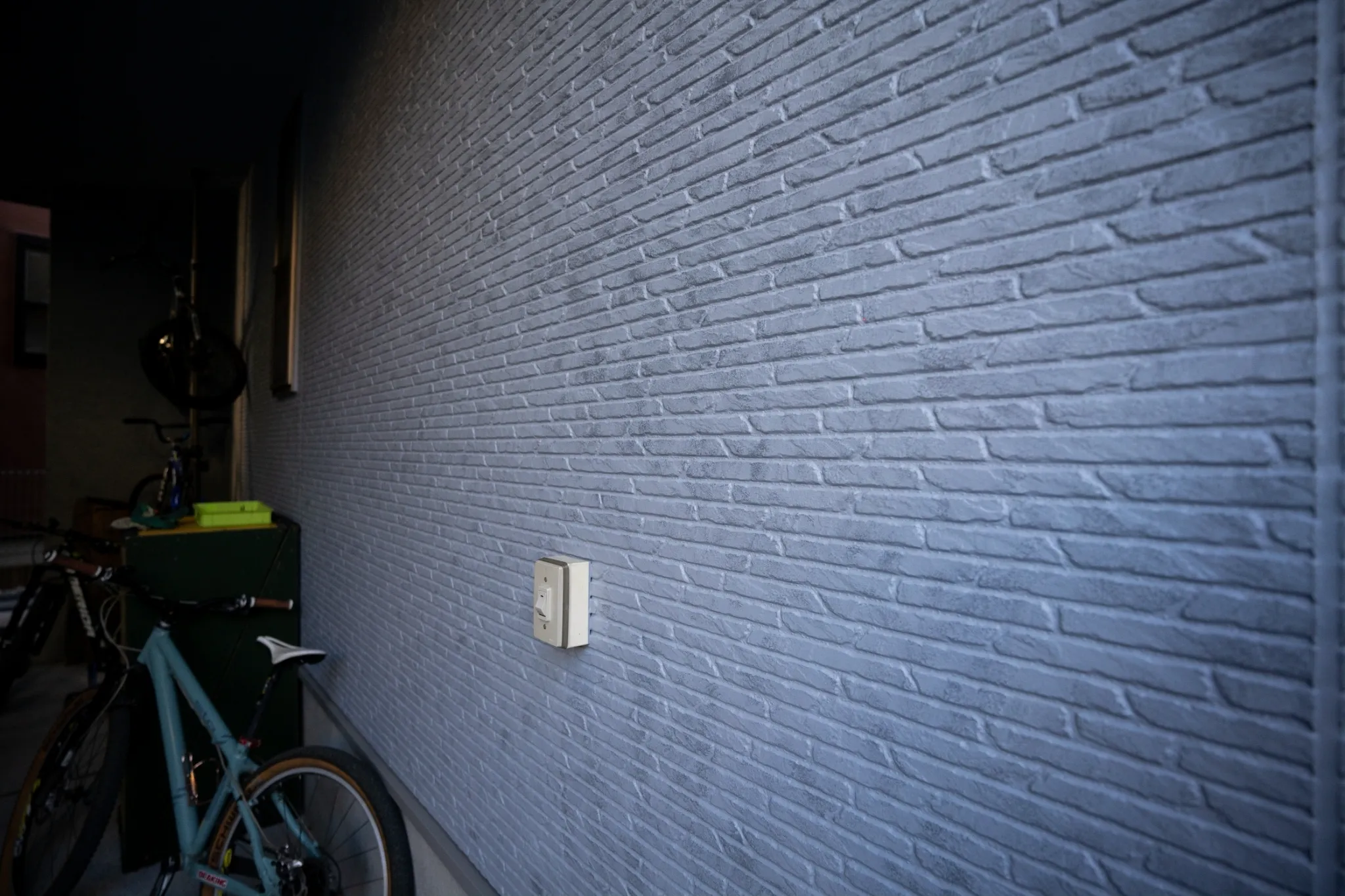 DIYでも人気がある『コンクリート打ちっ放し風の外壁塗装』を詳しくご紹介します！_6
